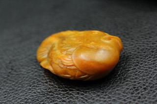 和田玉黄沁籽料 连年有余 挂件